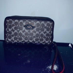 Coach Saddle-Black Wristlet Zippy